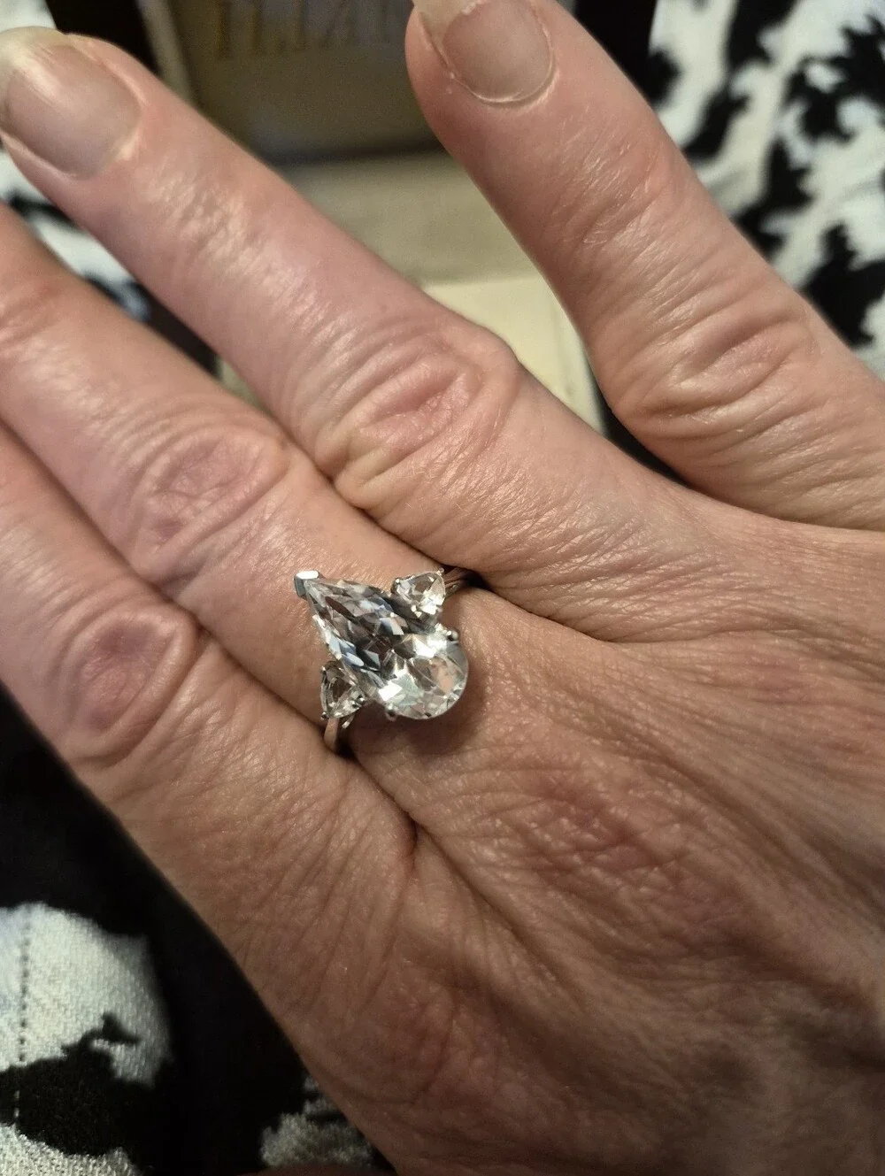 New In Box 6 5ct Genuine White Topaz Ring In Rhodium Over Sterling Silver 9